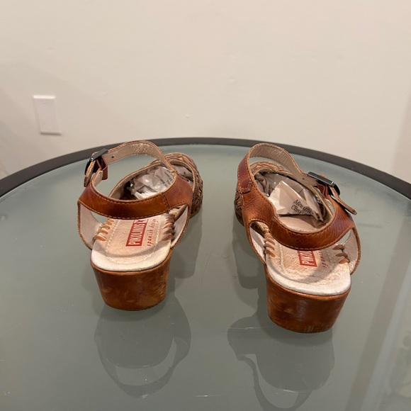 Pikolinos Brown Leather Floral Stitched Laser Cut Tan Leather Low Heel Sandals - Picture 3 of 10